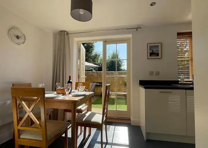 Cosy Cotswolds Cottage